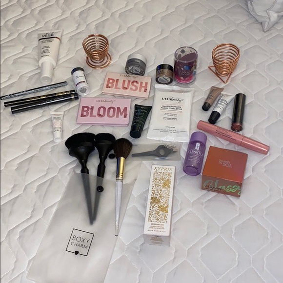 Beauty Bundle! - Picture 7 of 7